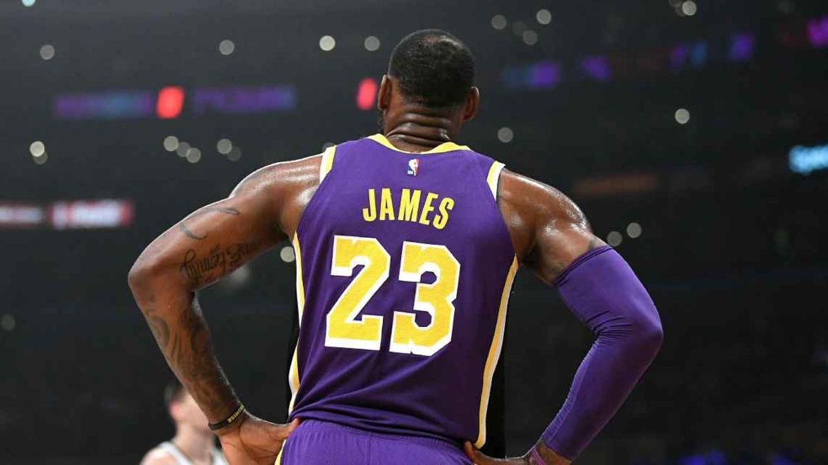 camiseta LeBron James numero 23 de lo Lakers
